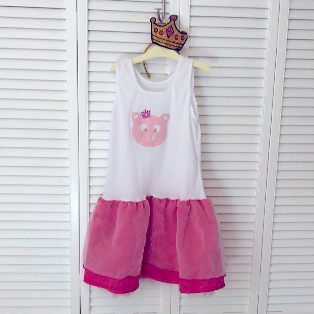 Fun queen piggy children’s dress